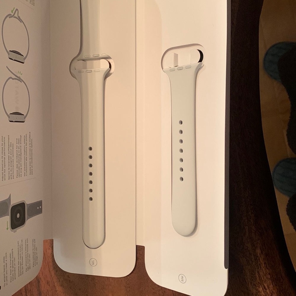 Apple white band